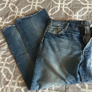 Men’s Mavi relaxed fit denim. 36x30